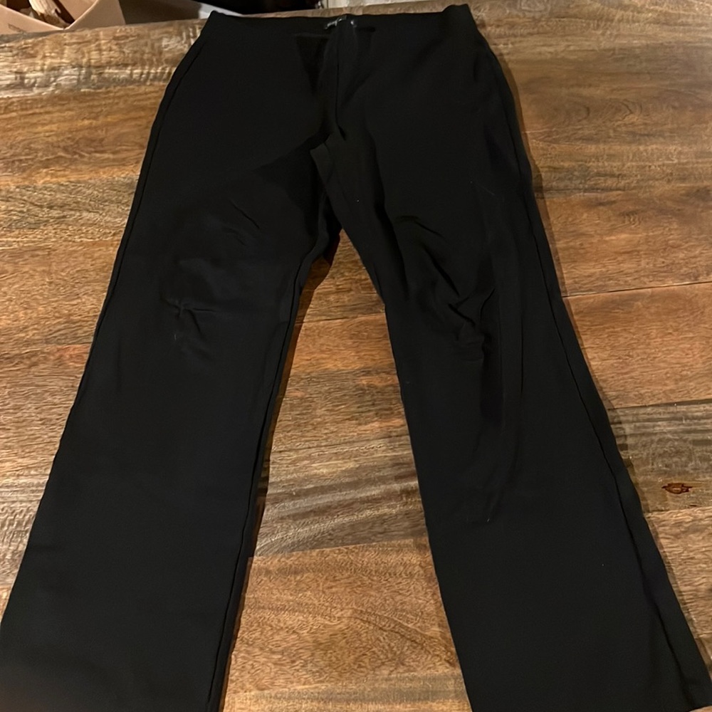 Black Eileen Fisher pull on pants